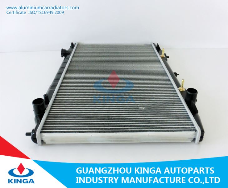 Sealed Type Aluminum Radiator For Nissan Bd22/Td27 At